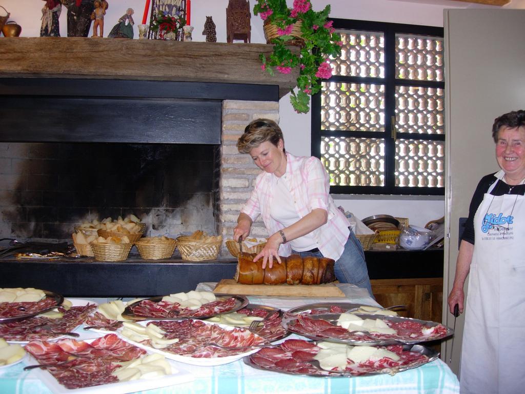 Ca' Le Suore Cagli Buitenkant foto